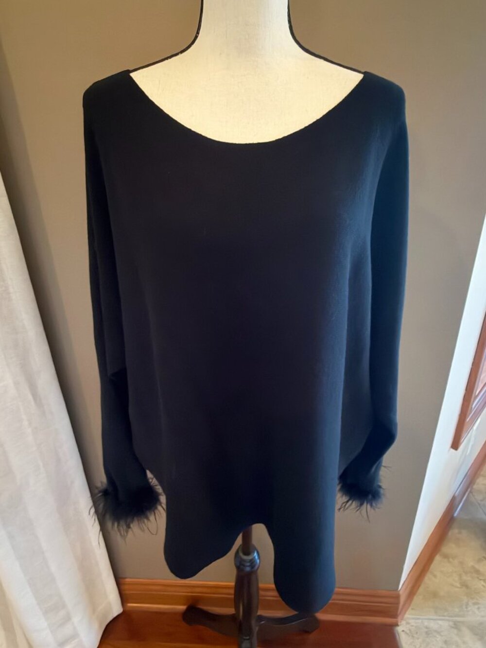 Sioni Black Feather Trim Cuff Sweater Classy Party Minimalist Boat Neck, Size XL